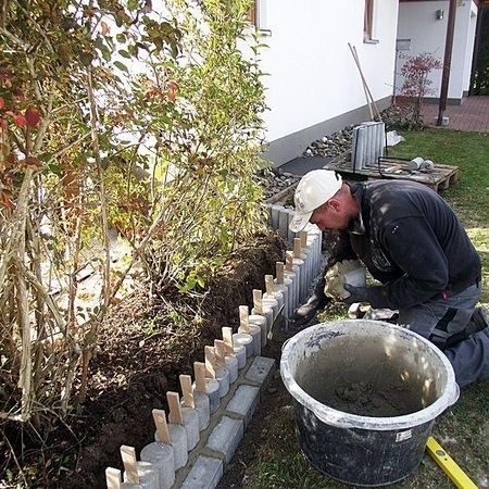 Natursteinverlegung im Garten